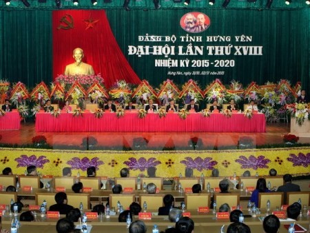 Sitzung der Parteiorganisation der Hauptstadt Hanoi und Provinz Hung Yen eröffnet - ảnh 2
